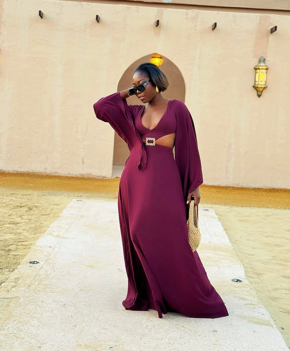 MAROON OMETSEY LONG FLARE SLEEVE MAXI DRESS WITH KEYHOLE